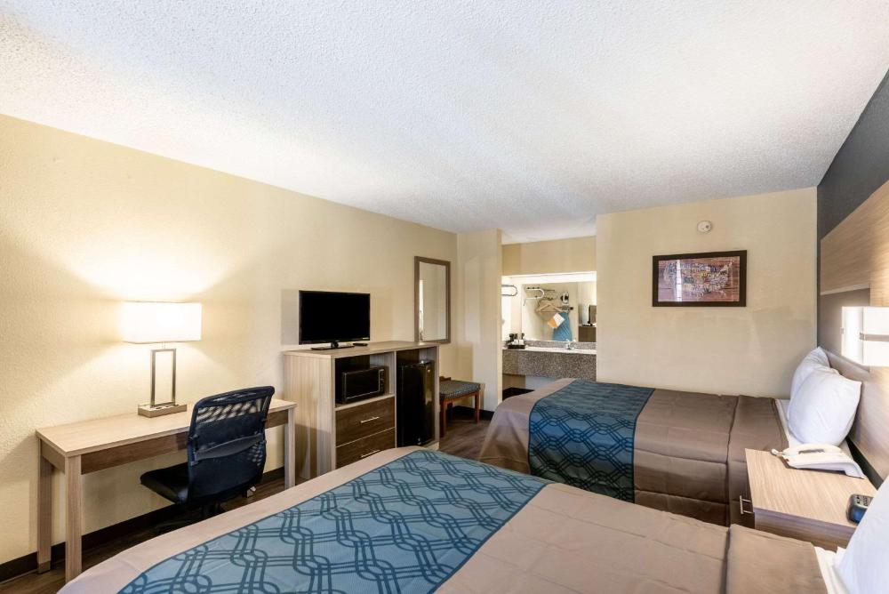 Double Room with Two Double Beds - Non-Smoking interior